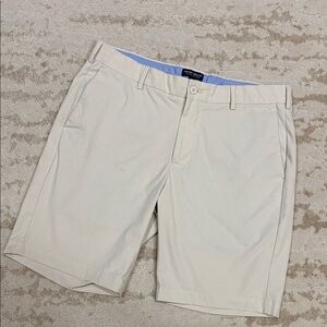 Peter Millar 8.5” performance short - light khaki 34
